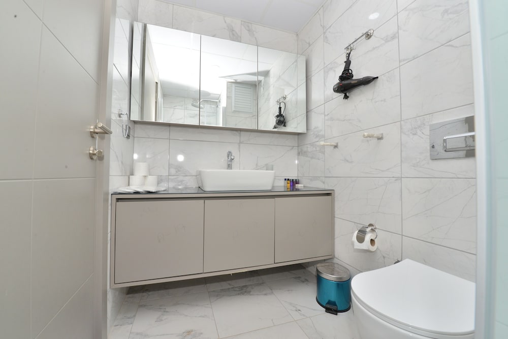 ethica suite luxury houses