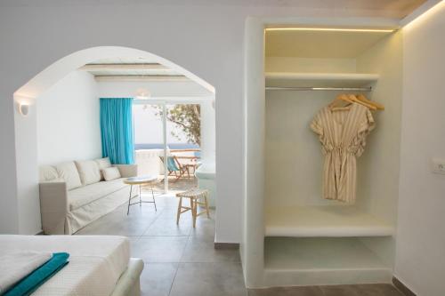 Poseidon Blue Gastronomy Hotel,,2 star
