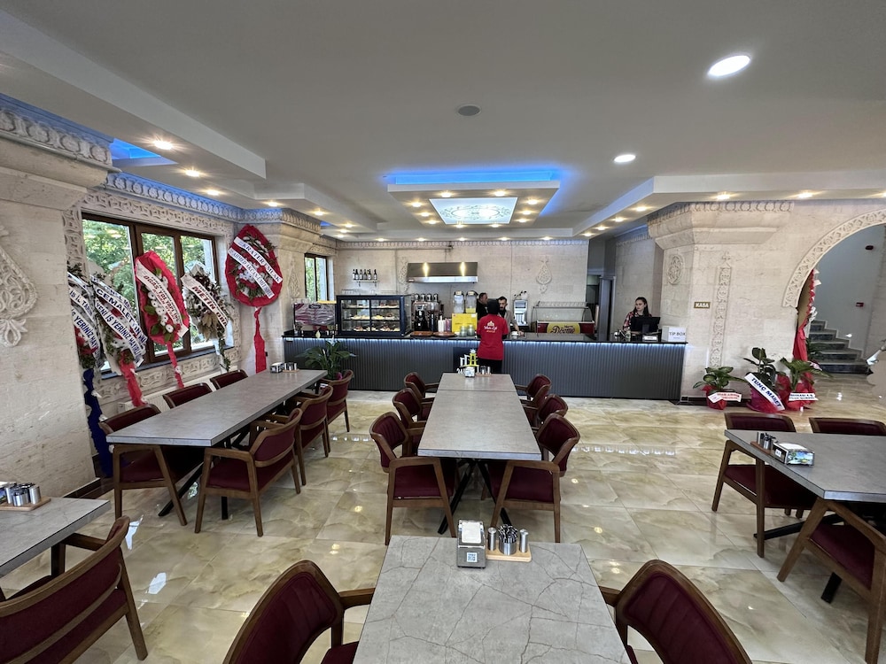 white life hotel and cafe