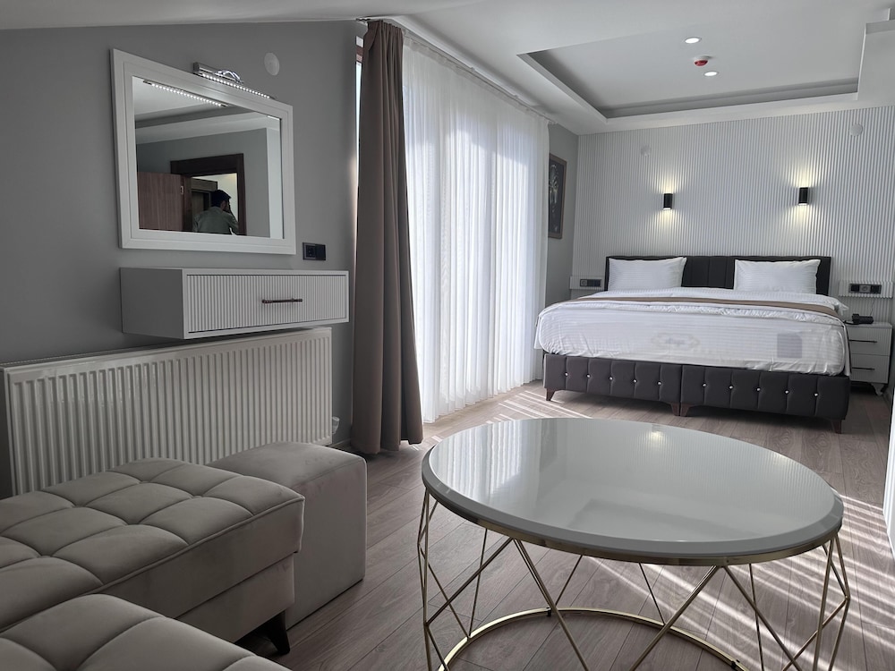 white life hotel and cafe