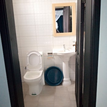 jb suites and lounge