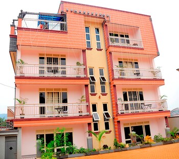 jb suites and lounge