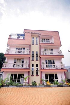 jb suites and lounge