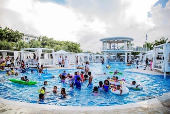 playa palmera beach resort