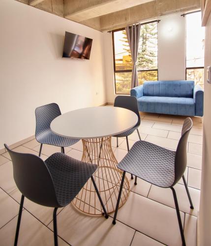 apartamentos mangata living