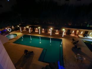 turquoise pyramids palace