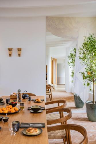 la source exclusive apartment
