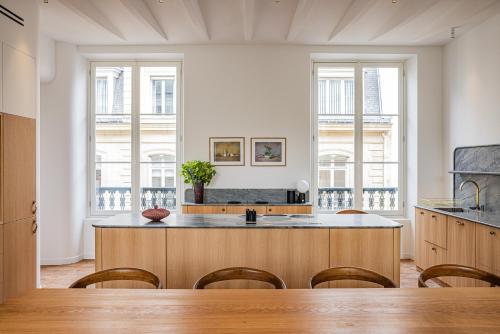 la source exclusive apartment