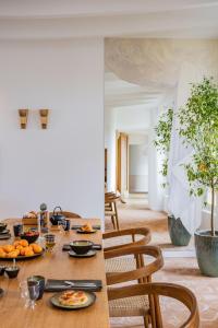 la source exclusive apartment