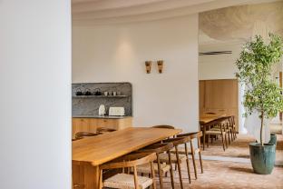 la source exclusive apartment