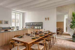 la source exclusive apartment