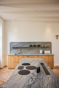 la source exclusive apartment