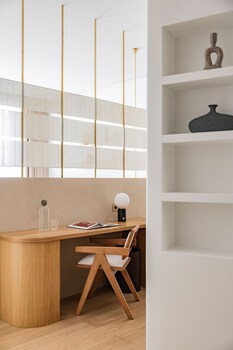 la source exclusive apartment