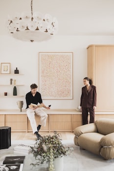 la source exclusive apartment