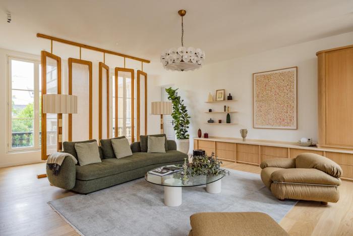 la source exclusive apartment