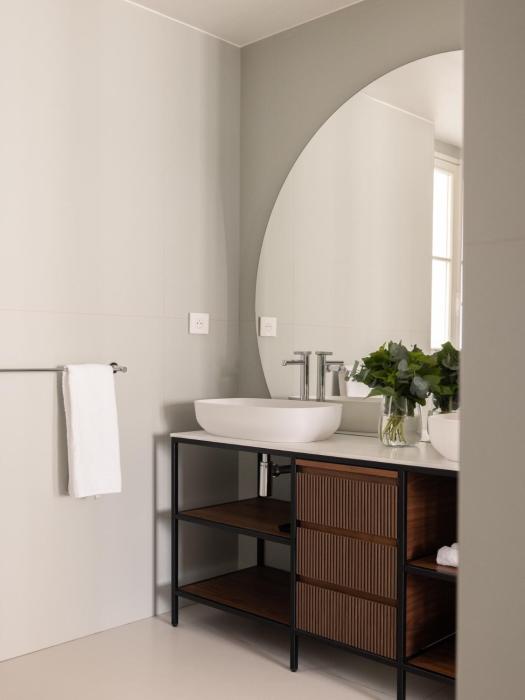 la source exclusive apartment