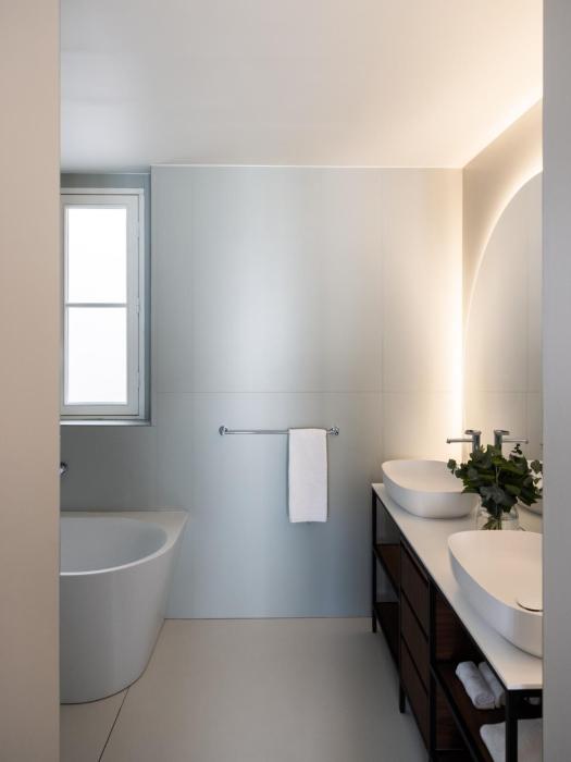 la source exclusive apartment