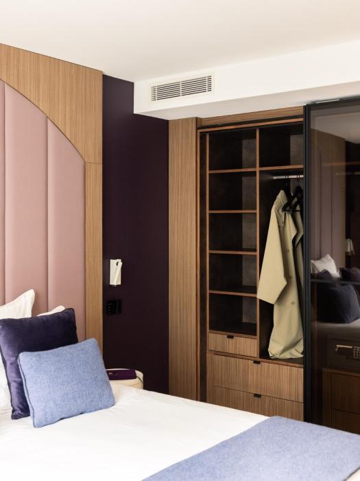 la source exclusive apartment