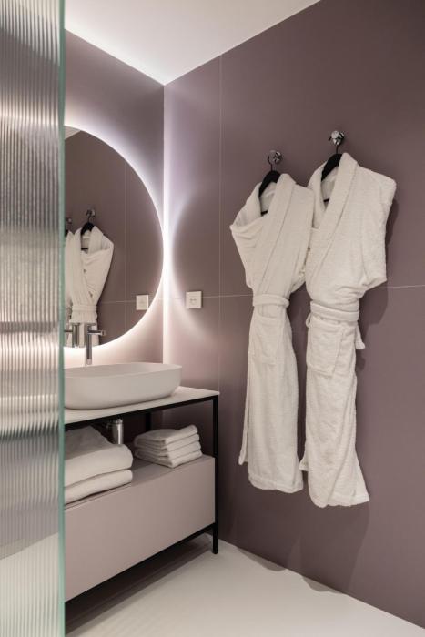 la source exclusive apartment