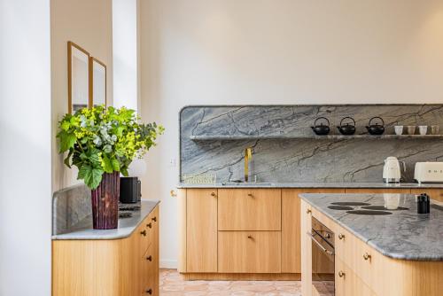 la source exclusive apartment