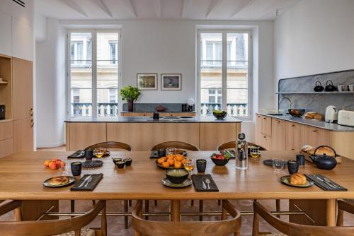 la source exclusive apartment