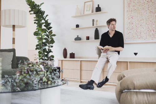 la source exclusive apartment