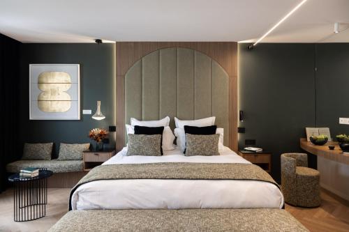la source exclusive apartment