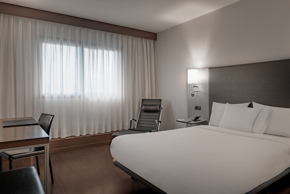 Ac Hotel Porto By Marriott,Campanhã>>Antas,4 star