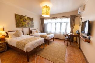 Swarga Heritage Hotel,,3.5 star