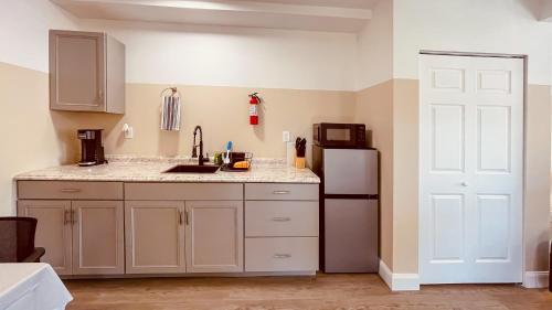 white orchid apartments