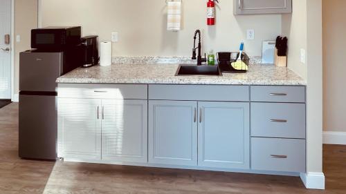 white orchid apartments