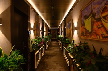 hotel macedonia square