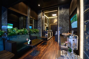 hotel macedonia square