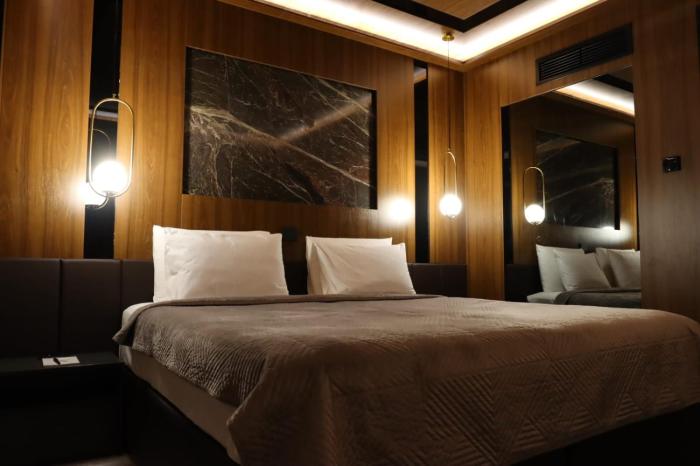 hotel macedonia square