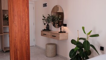 marina lora butik otel