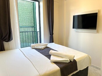 marina lora butik otel