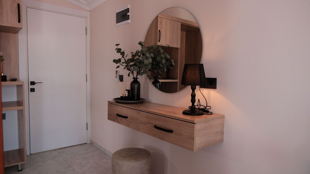 marina lora butik otel