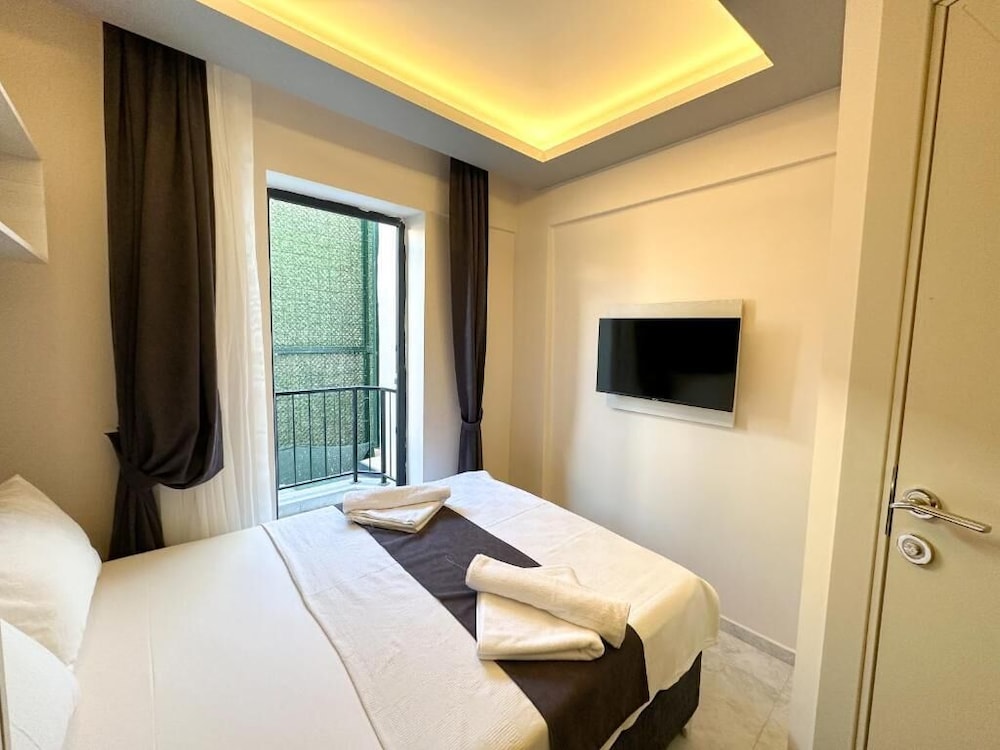 marina lora butik otel