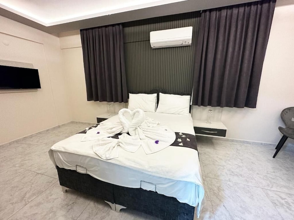 marina lora butik otel