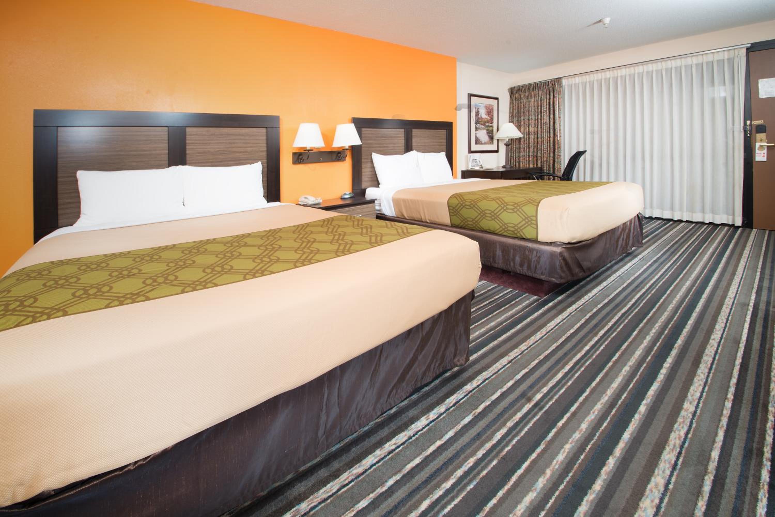 crossroads hotel at huron event center