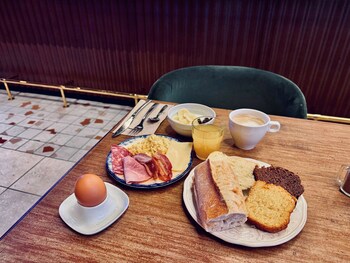 greet hotel brest aeroport