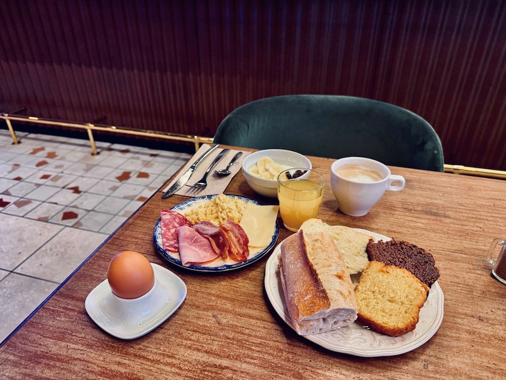 greet hotel brest aeroport