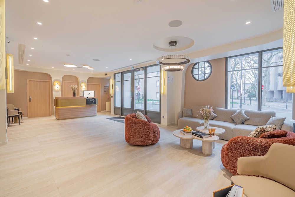 yuna porte maillot aparthotel