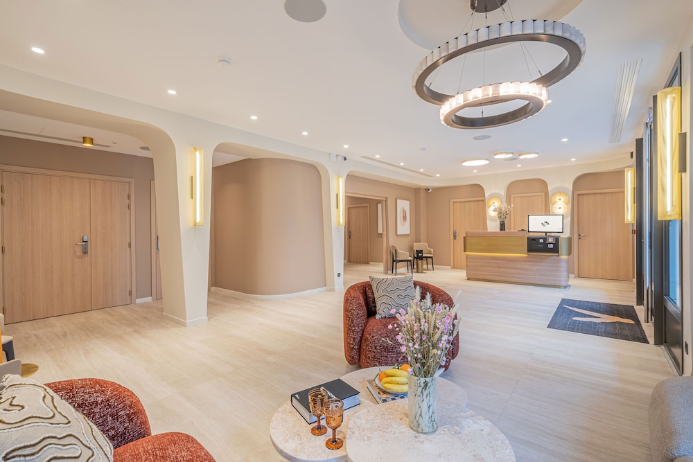 yuna porte maillot aparthotel