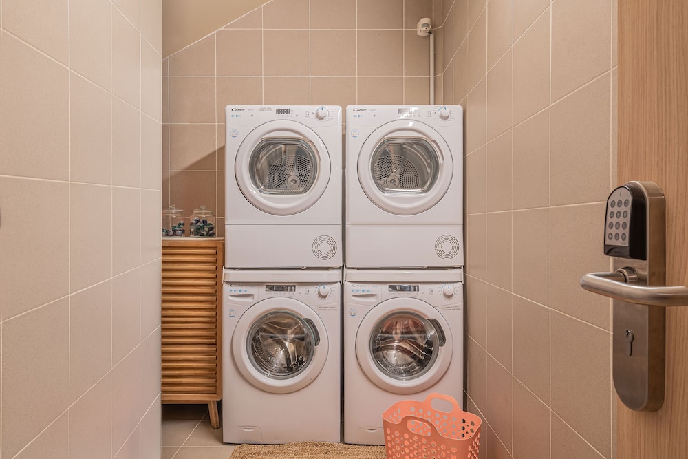 yuna porte maillot aparthotel