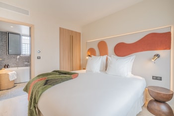 yuna porte maillot aparthotel