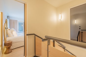 yuna porte maillot aparthotel