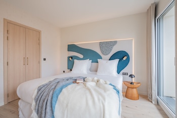 yuna porte maillot aparthotel