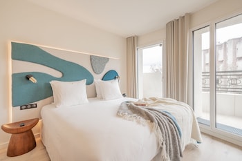 yuna porte maillot aparthotel