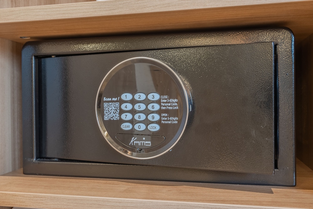 yuna porte maillot aparthotel